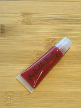 Load image into Gallery viewer, Bombshell Lip gloss oil
